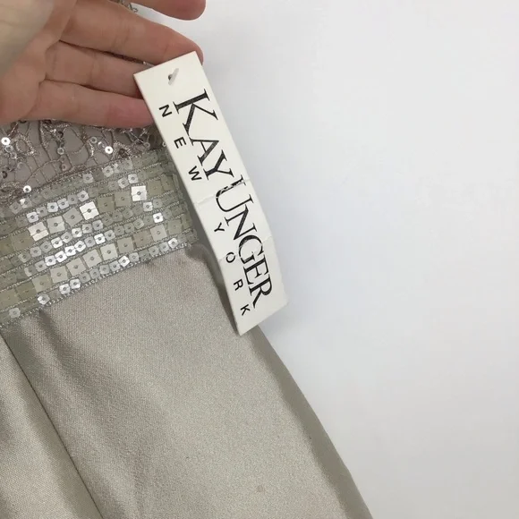 Kay Unger NWT Moir Lace Sequin Lace Wedding Formal Party Dress Silver Size 10 - Picture 6 of 13